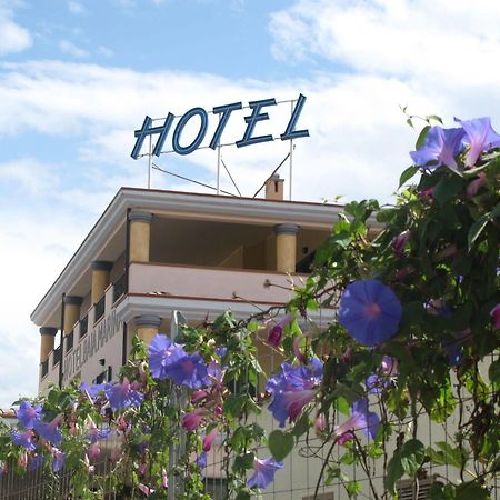Hotel Baia Marina Orosei Extérieur photo