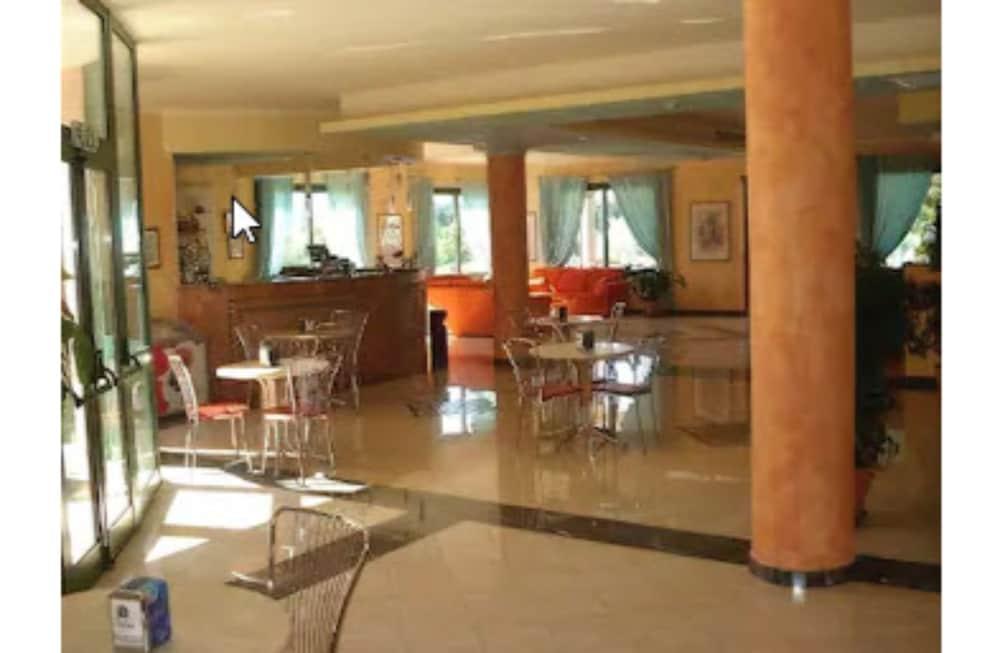 Hotel Baia Marina Orosei Extérieur photo