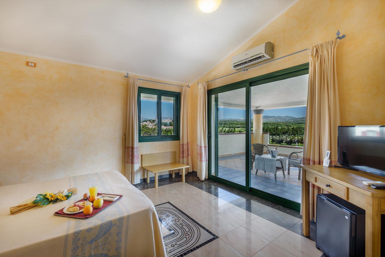 Hotel Baia Marina Orosei Extérieur photo